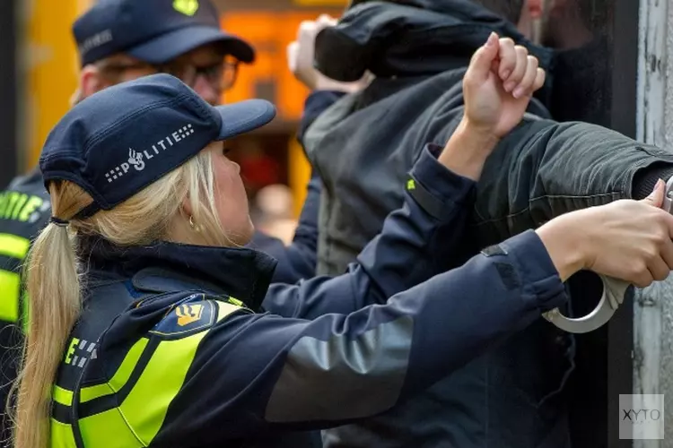Arrestatieteam houdt man aan na bedreiging met wapen in Groningen