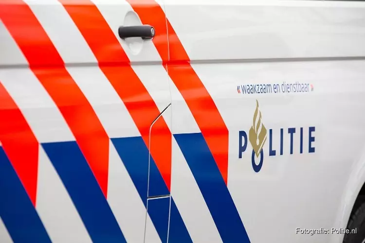 Auto rijdt door na aanrijding fietser bij Slaperstil